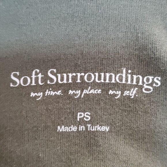 Women's top top soft surroundings. Olive green PS. Over sized. Long sleeves. - Picture 8 of 8